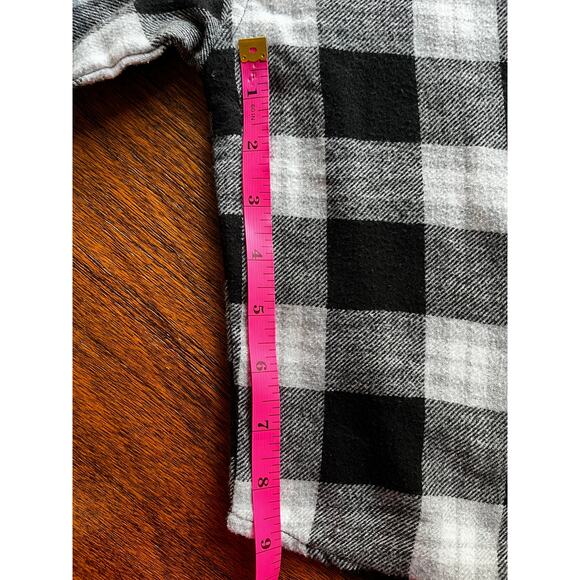 Black and White Plaid Flannel Shirt Women's size Small - Picture 5 of 6